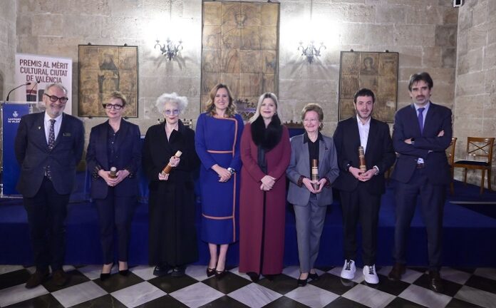 premios merito cultural